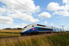 Потягом TGV по Європі image