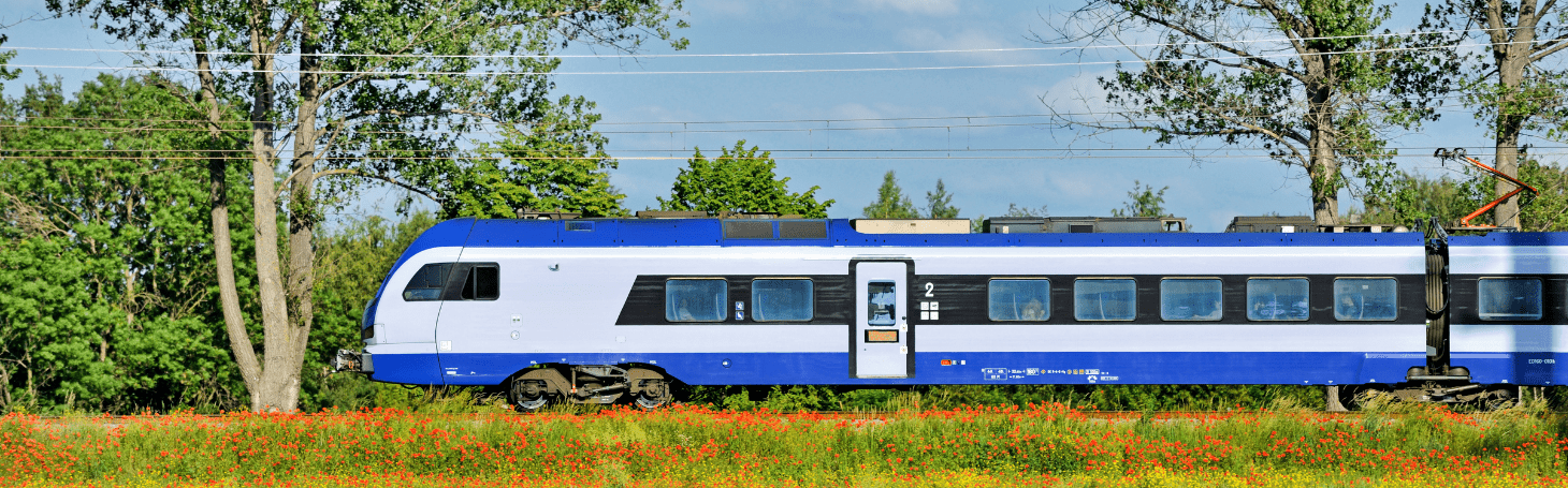 Міжміський поїзд