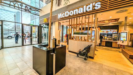 McDonald's, біля вокзалу Salzburg Hauptbahnhof