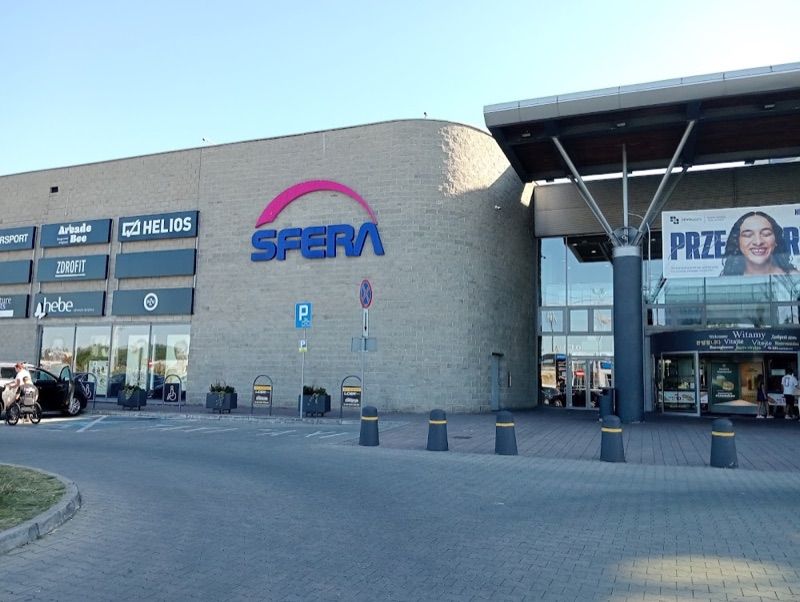 Galeria Sfera, торговий центр біля вокзалу Бельсько Бяла Глувна