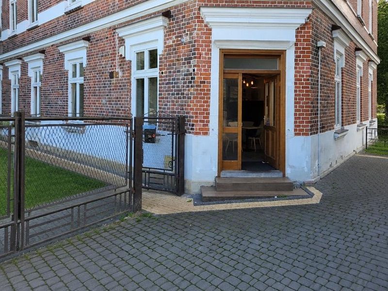 Hells Byczek Bistro, біля вокзалу Bochnia