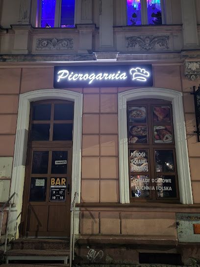 Pierogarnia, біля вокзалу Brzeg