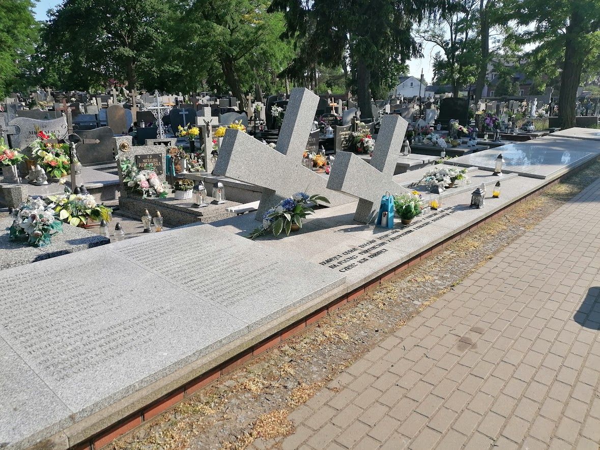 Pomnik Ofiar Bombardowania, atrakcja w pobliżu dworca Brzesko Okocim