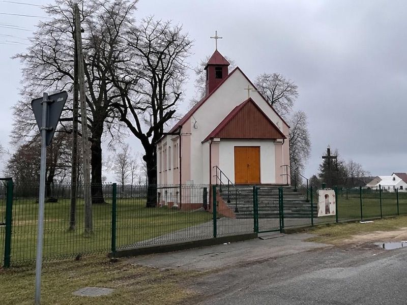 Kaplica dojazdowa św. Józefa w Zalesiu, parafii Przemienienia Pańskiego w Horbowie, atrakcja w pobliżu dworca Chotyłów