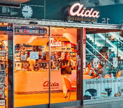 AIDA Café Berlin Hauptbahnhof, біля вокзалу Berlin Hauptbahnhof