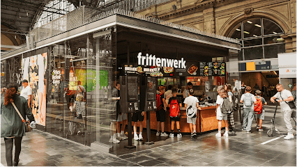 Frittenwerk Frankfurt Hbf, біля вокзалу Frankfurt (Main) Hauptbahnhof