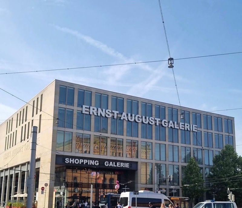 Ernst-August-Galerie, торговий центр біля вокзалу Hannover Hauptbahnhof