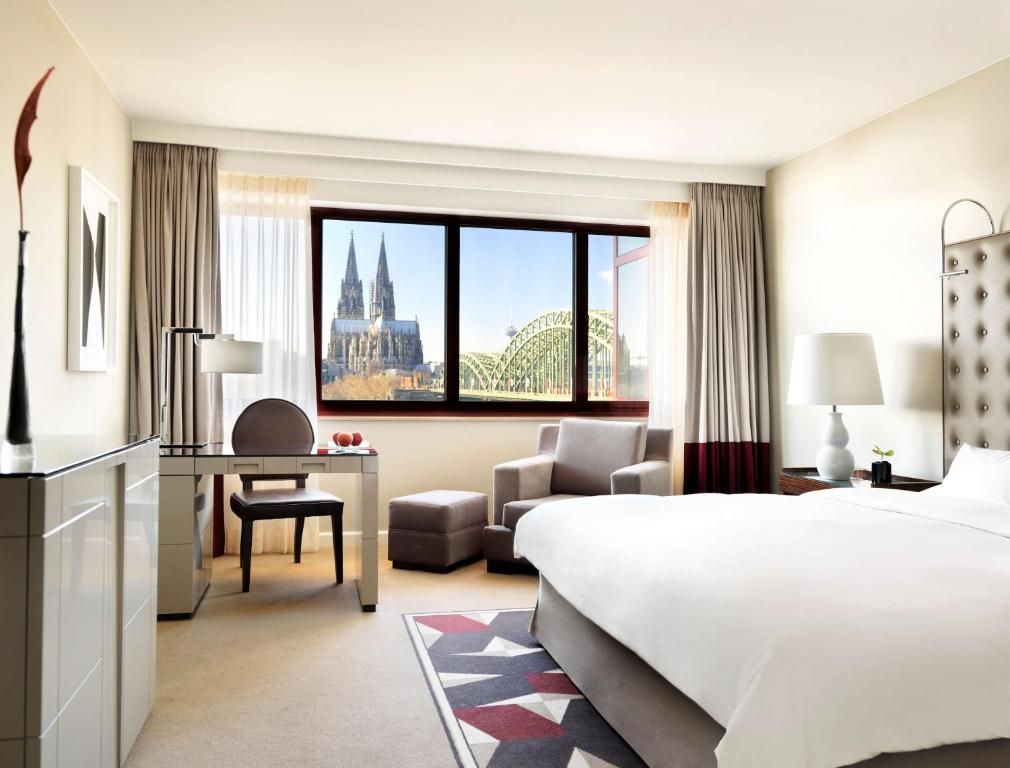 Hyatt Regency Köln, житло біля вокзалу Köln Hauptbahnhof