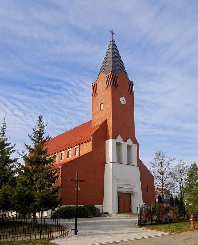 Kościół Rzymskokatolicki pw. św. Jana Apostoła i Ewangelisty, atrakcja w pobliżu dworca Ełk