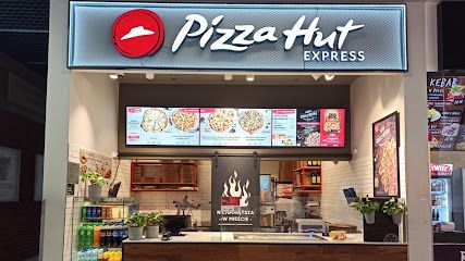 Pizza Hut Ełk Brama Mazur, біля вокзалу Ełk