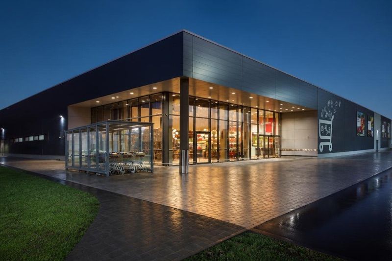 Kaufland, sklep przy dworcu Ełk