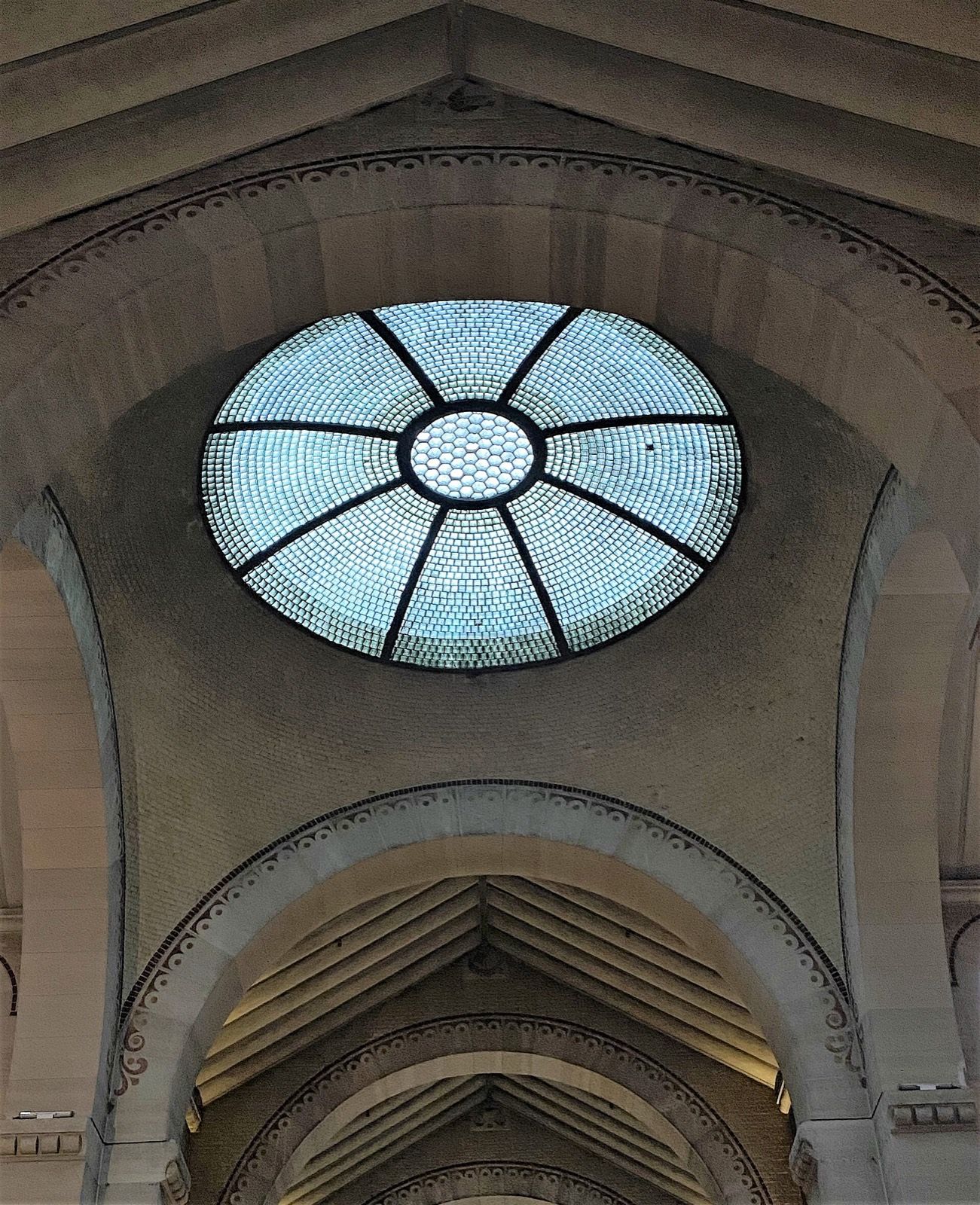 Saint-Antoine des Quinze-Vingts, atrakcja w pobliżu dworca Gare de Lyon