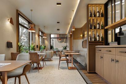 Bistro Oliwa, біля вокзалу Gdańsk Oliwa