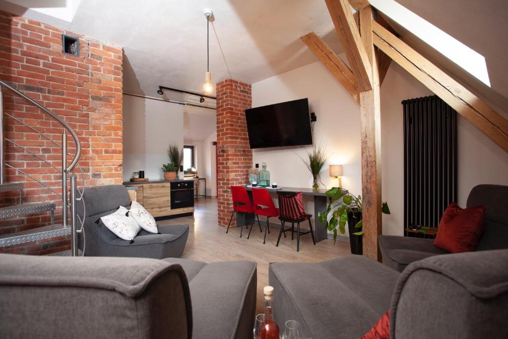 Apartament "Przy Rynku", житло біля вокзалу Глівіце