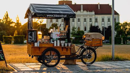 Bike Cafe Głogów, біля вокзалу Głogów