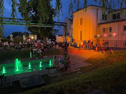Art Cafe, біля вокзалу Gorzów Wielkopolski Wschodni