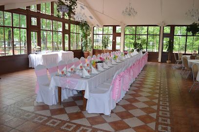 Restauracja Leśniczówka, біля вокзалу Grudziądz