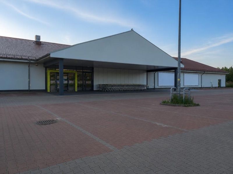 Biedronka, sklep przy dworcu Hajnówka