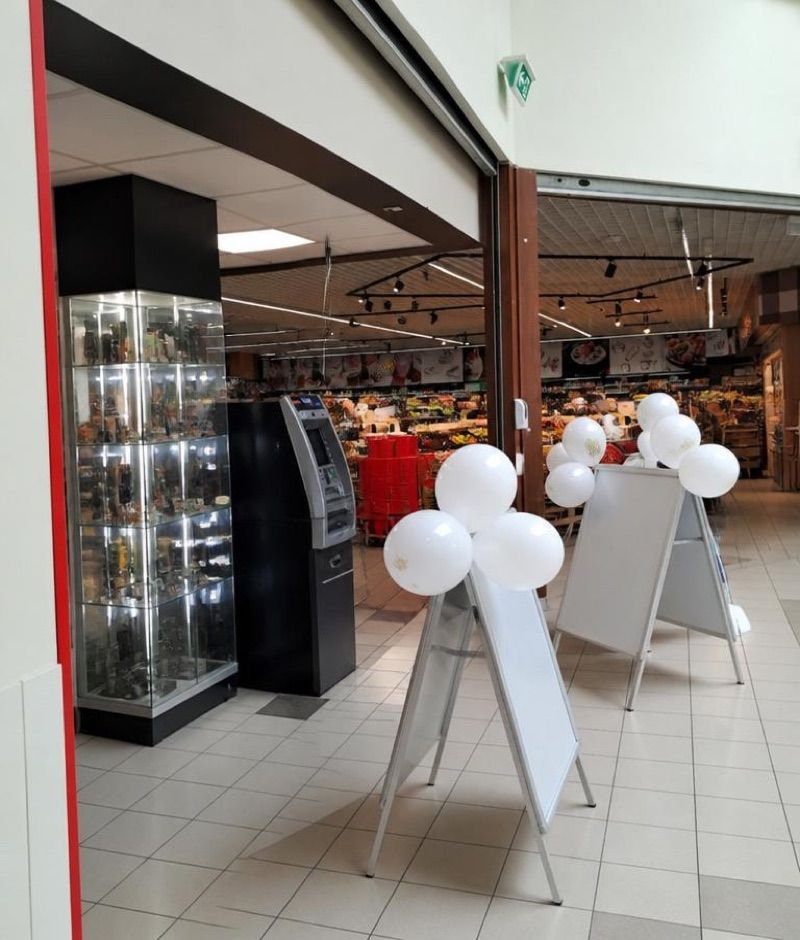 Carrefour Market, sklep przy dworcu Inowrocław Rąbinek