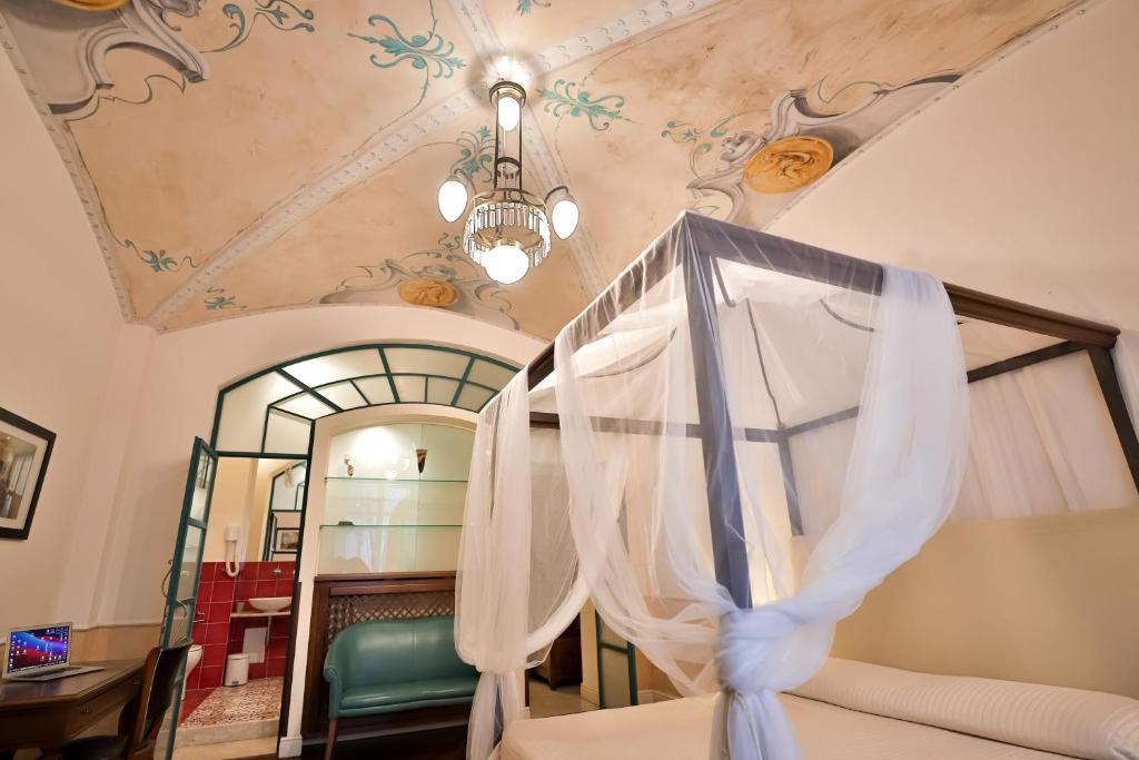 Kriò Suite - Amami Collection, житло біля вокзалу Salerno, Stazione di Salerno