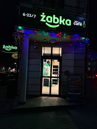 Żabka na rogu, магазин біля вокзалу Ярослав