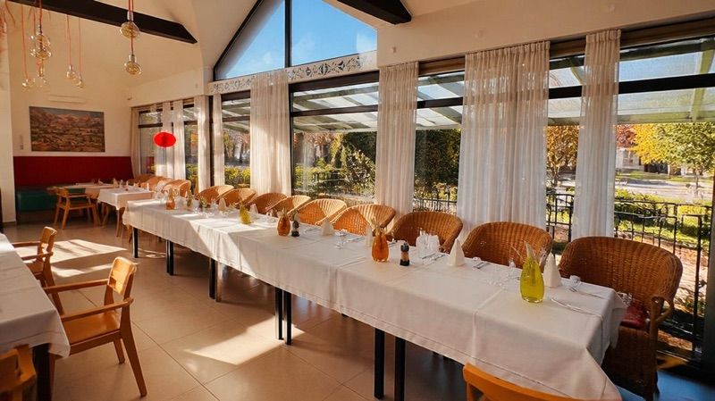 Weranda Ogrodnica. Restauracja, біля вокзалу Dworzec kolejowy Jastarnia