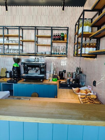 La Caffe, біля вокзалу Jędrzejów