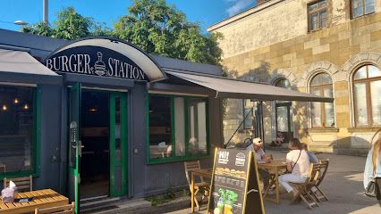 Burger Station, біля вокзалу Jelenia Góra