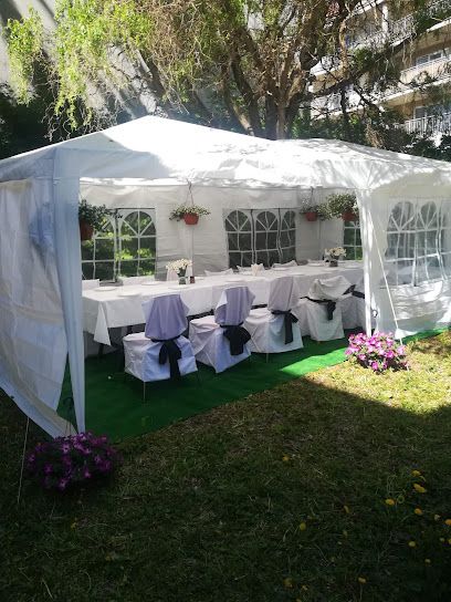 Carmnik Bistro, біля вокзалу Łódź Kaliska