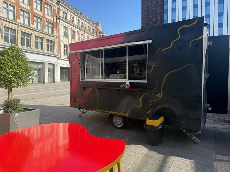 SMASH BOMBER Street Food, okolice dworca Katowice