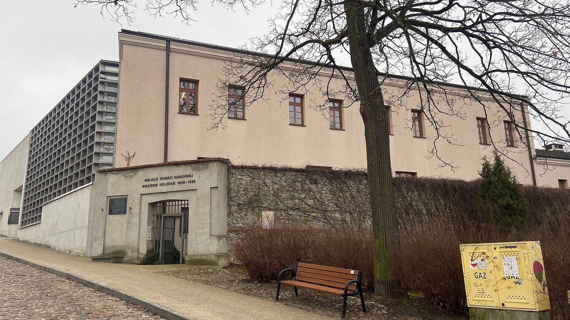 Ośrodek Myśli Patriotycznej i Obywatelskiej w Kielcach, atrakcja w pobliżu dworca Kielce Główne