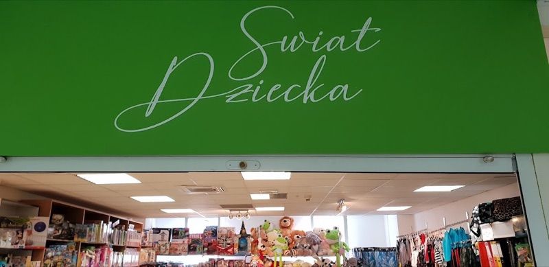 DH Puchatek, торговий центр біля вокзалу Кельце Головне