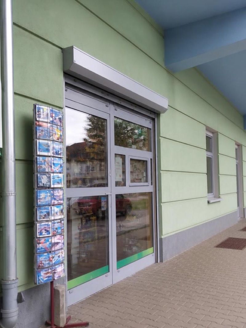 Kiosk, sklep przy dworcu Kołobrzeg