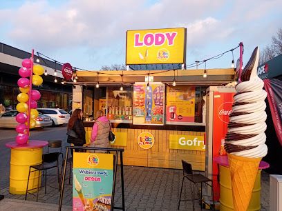 Lodolandia & Kołacz na Okrągło, біля вокзалу Konin