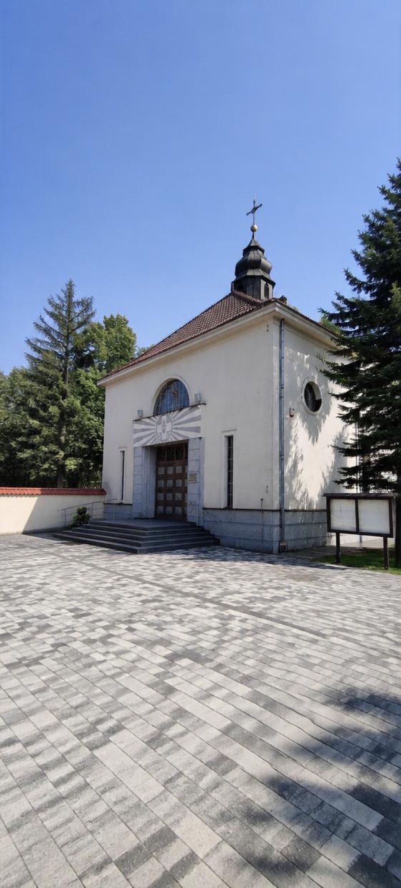 Kościół Najświętszego Serca Pana Jezusa w Płaszowie, atrakcja w pobliżu dworca Kraków Płaszów