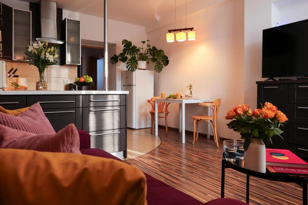 Quiet and comfortable apartment perfect for 2 guests with easy self check in, житло біля вокзалу Краків-Плашув
