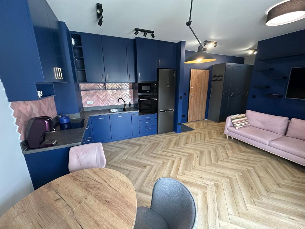 Pink Apartment Zabłocie, житло біля вокзалу Краків-Плашув