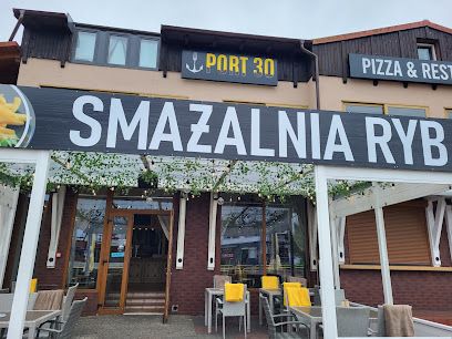 Port 30 Restaurant & Pizza, біля вокзалу Łeba