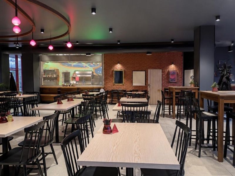 Restauracja Pod Ekranem, okolice dworca Łęczyca