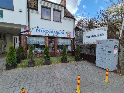 Pierożkarnia Babci Niusi, біля вокзалу Legionowo