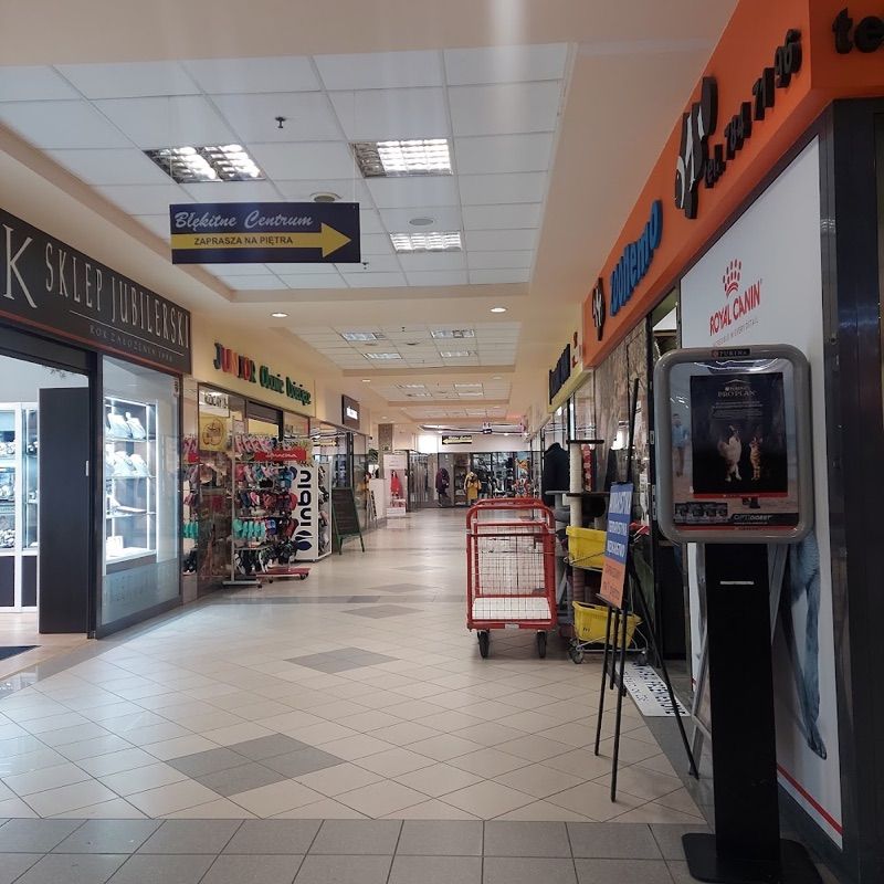 Centrum handlowe "Błękitne Centrum", торговий центр біля вокзалу Леґьоново
