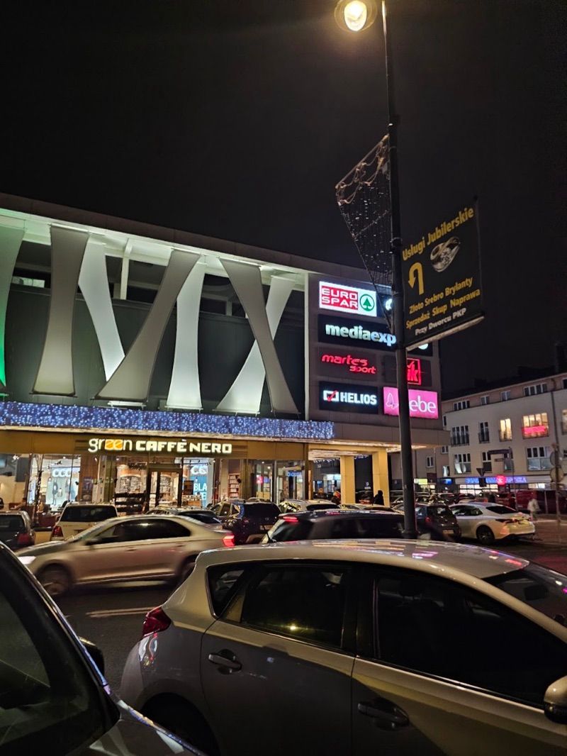 Galeria Gondola Legionowo, торговий центр біля вокзалу Леґьоново