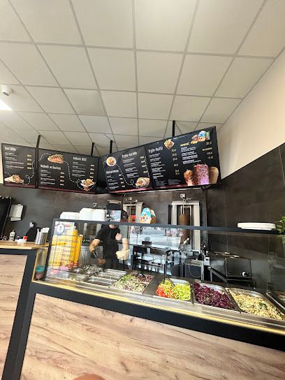 Lara Döner Kebab Legnica, біля вокзалу Dworzec Główny PKP Legnica