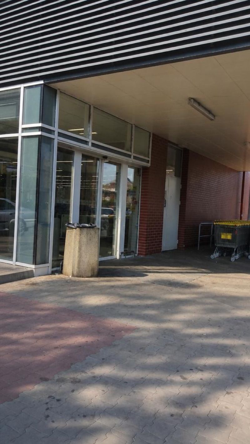 Biedronka, sklep przy dworcu Legnica