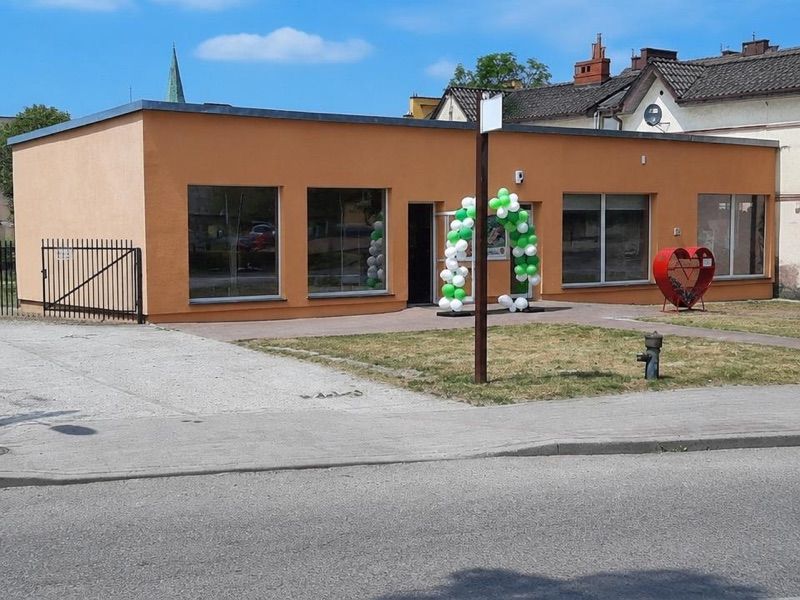 Żabka | Prosto z pieca, okolice dworca Łobez