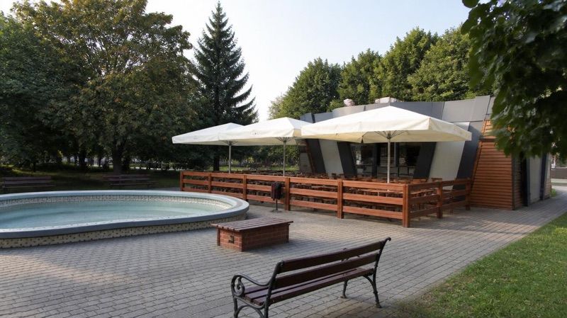 Royal Cafe, біля вокзалу Łobez