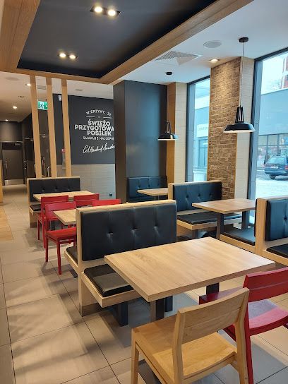 KFC Łódź Rzgowska, біля вокзалу Łódź Chojny
