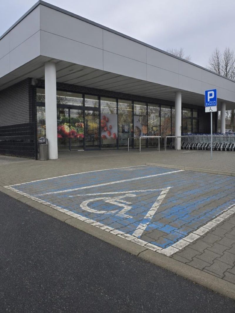 ALDI, sklep przy dworcu Łódź Chojny