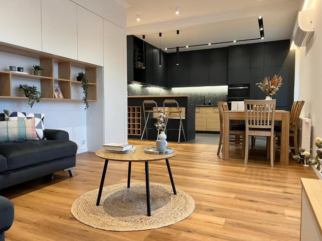 M4 Luxury Apartment in the City Center - Klimatyzacja, Parking, Balkon, Atlas Arena, Wytwórnia, Piotrkowska, житло біля вокзалу Лодзь Каліска