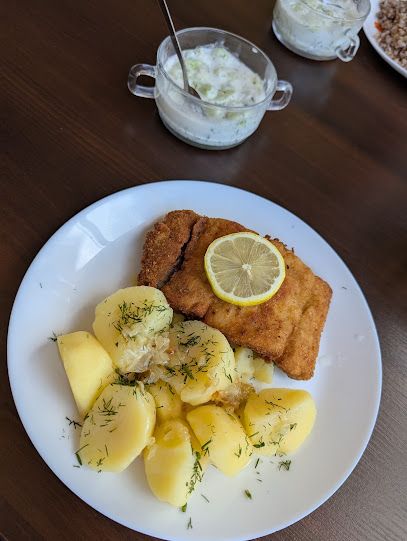 Bar 12stka, біля вокзалу Łódź Żabieniec